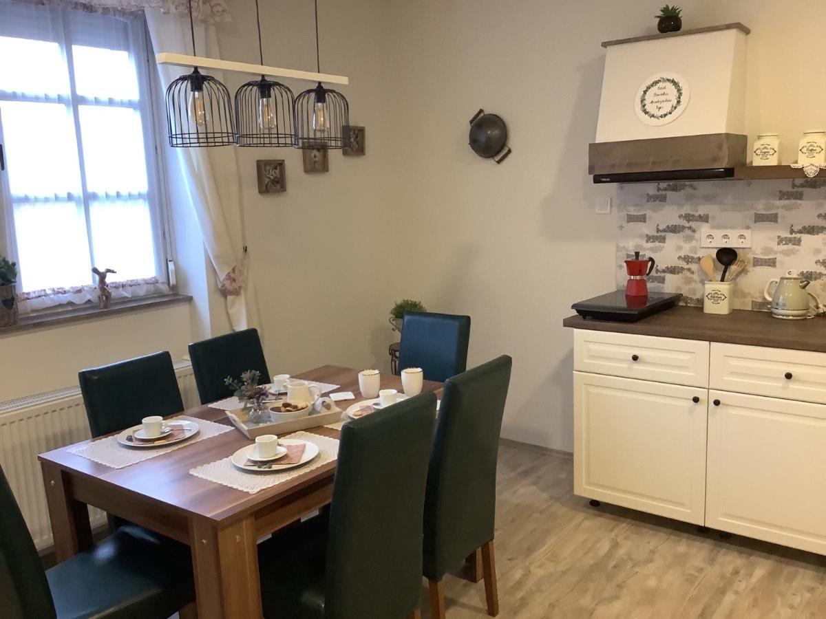 Ezuest Boroka Apartman Эгер Экстерьер фото