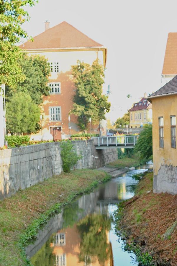 Ezuest Boroka Apartman Эгер Экстерьер фото
