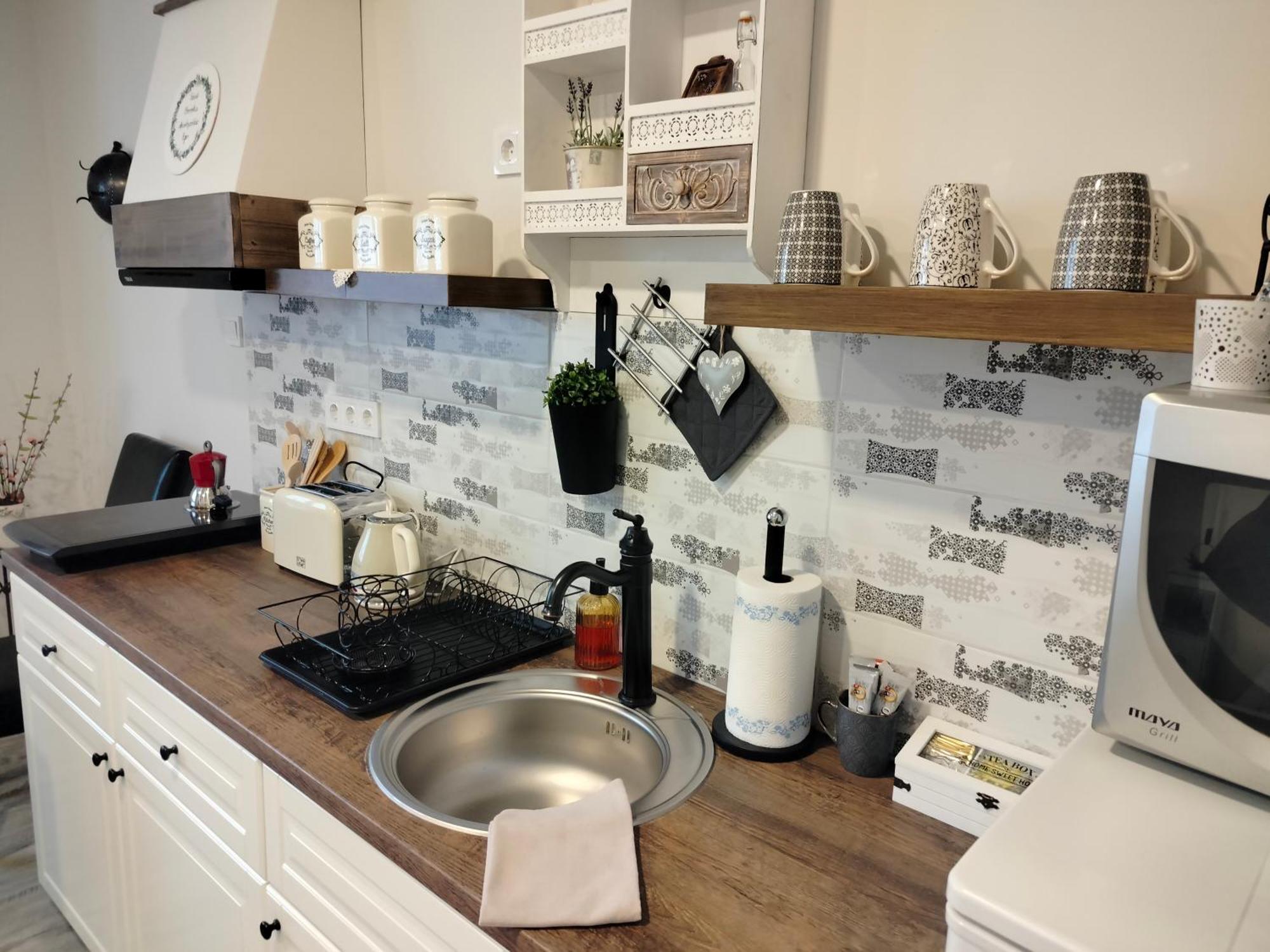 Ezuest Boroka Apartman Эгер Номер фото